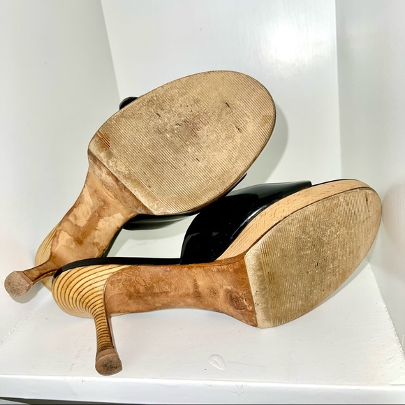 Chanel slides black patent with wood heels and button decor size 39 1/2 - Picture 2 of 6